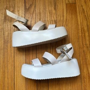 Steve Madden flatform sandal